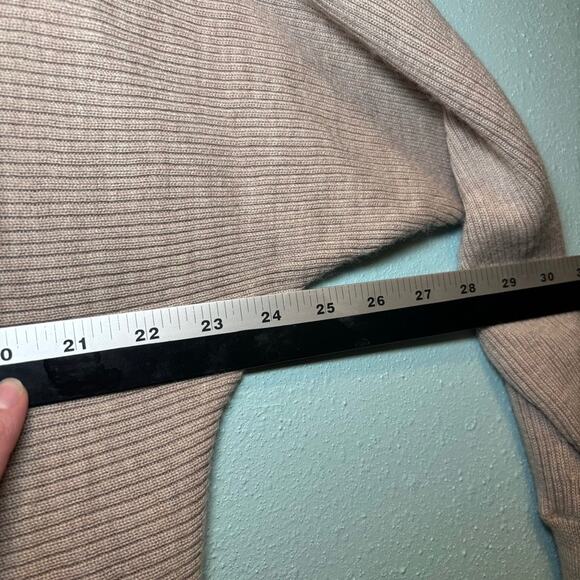 Chelsea & Violet Women’s Ribbed Pullover Sweater Cream Beige Size Medium - Picture 6 of 8